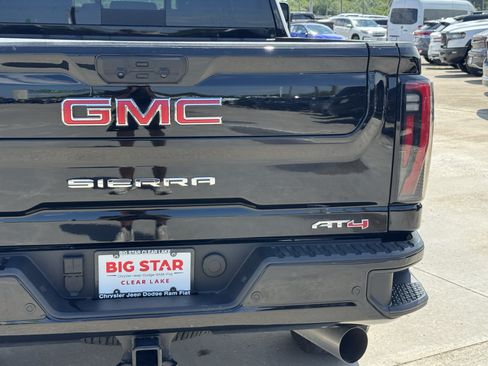 Used 2025 GMC Sierra 2500 AT4 AWD/4WD image 11