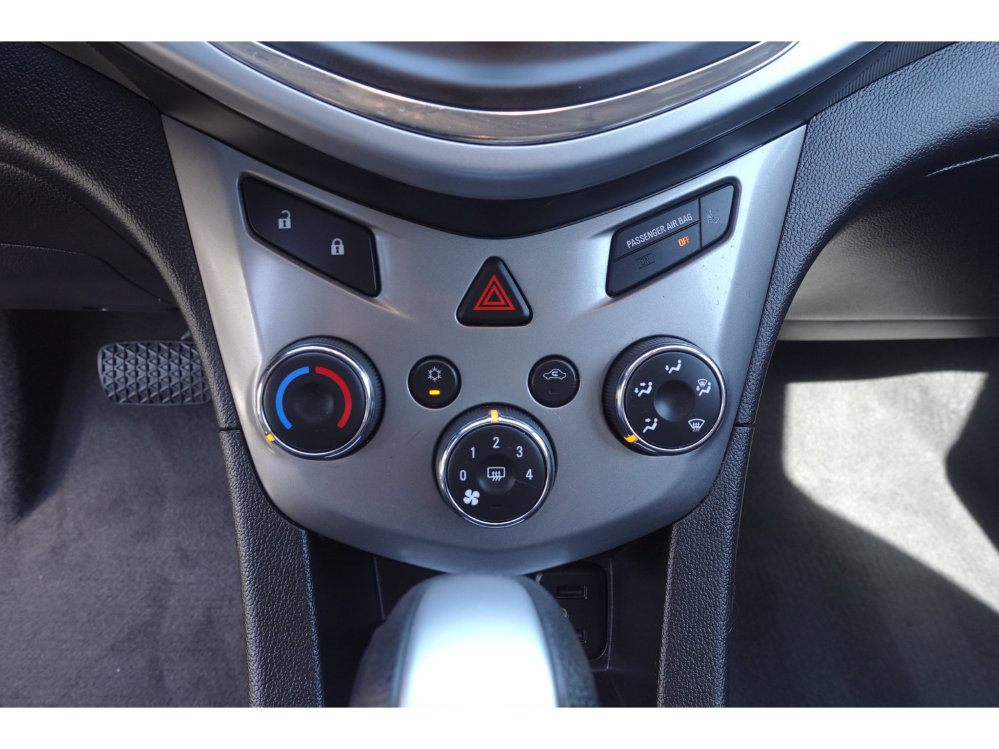 Used 2020 Chevrolet Sonic LT FWD image 18