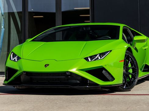 Used 2023 Lamborghini Huracan EVO image 3