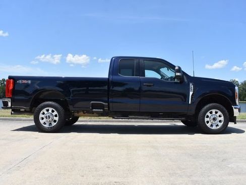 Used 2024 Ford F250 XLT AWD/4WD image 3