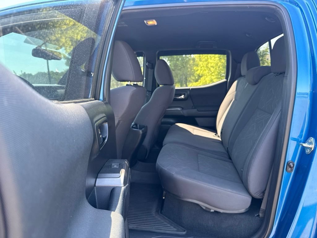 Used 2017 Toyota Tacoma TRD Sport w/ Tow Package RWD image 18
