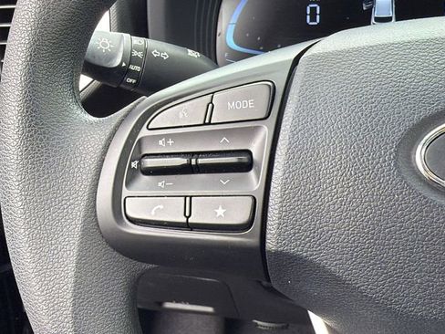 Used 2023 Hyundai Venue SE image 20