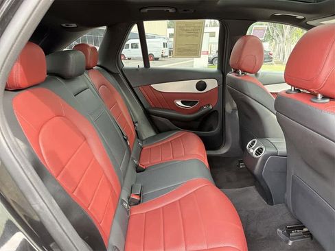 Used 2022 Mercedes-Benz GLC 300 4MATIC image 40