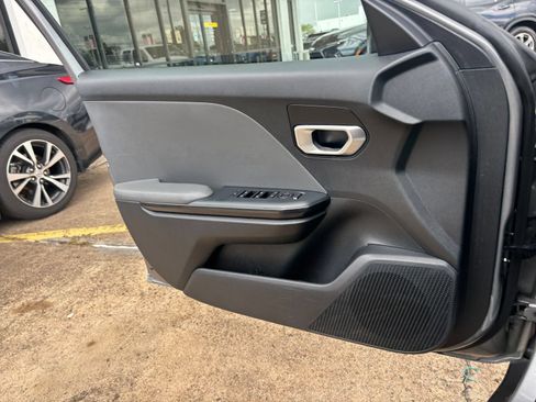 Used 2025 Kia K4 FWD image 18