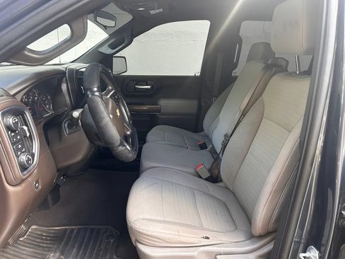 Used 2020 Chevrolet Silverado 1500 LT AWD/4WD image 4
