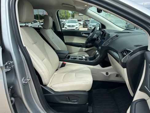 Used 2022 Ford Edge Titanium w/ Equipment Group 301A image 12