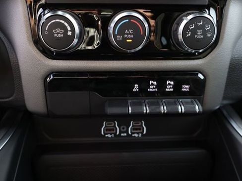 New 2026 RAM 1500 Express AWD/4WD image 20