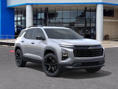 New 2027 Chevrolet Equinox LT w/ Convenience Package II FWD image 7
