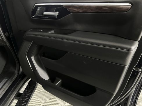 Used 2025 Chevrolet Tahoe Z71 image 34