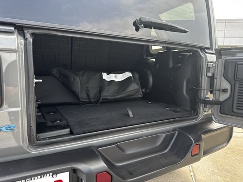 Used 2023 Jeep Wrangler Unlimited Rubicon 4xe image 29