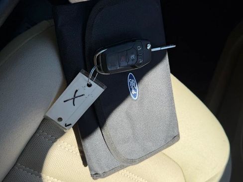 Used 2014 Ford Fusion SE image 18