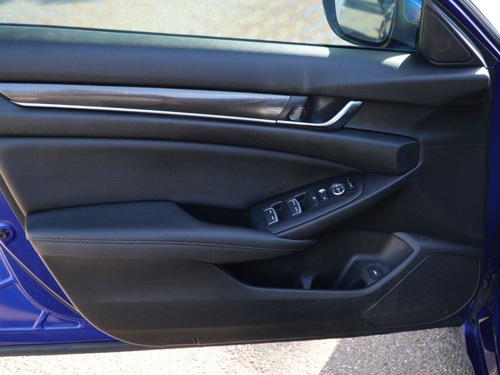 Used 2020 Honda Accord Sport image 4