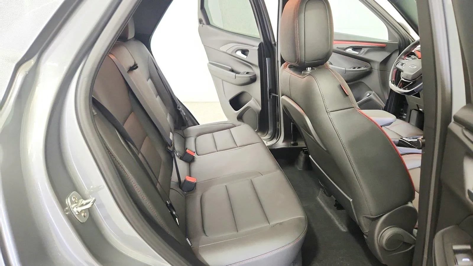 Used 2025 Chevrolet TrailBlazer RS w/ Convenience Package FWD image 45