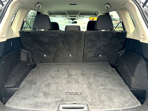 Used 2024 Nissan Rogue S image 21