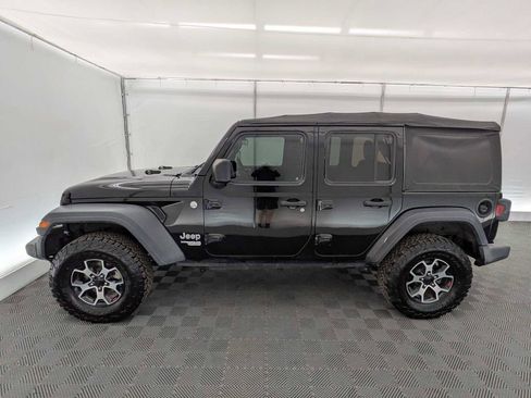 Used 2018 Jeep Wrangler Unlimited Sport AWD/4WD image 3