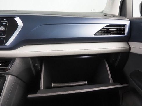 Used 2024 Volkswagen Taos SE image 33