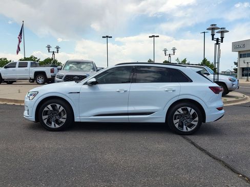 Used 2022 Audi e-tron Premium AWD/4WD image 7