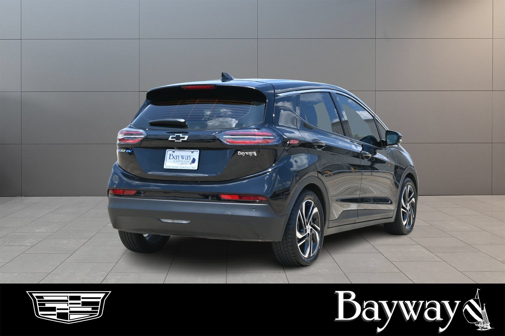 Used 2023 Chevrolet Bolt LT w/ Infotainment Package FWD image 6