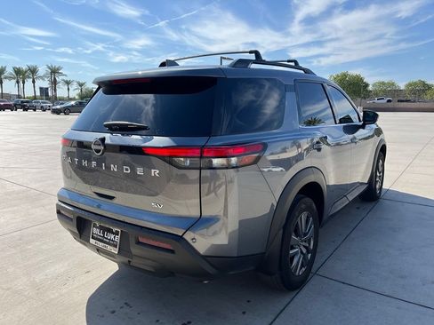 Used 2024 Nissan Pathfinder SV FWD image 10