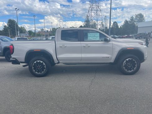 New 2026 GMC Canyon AT4 image 4