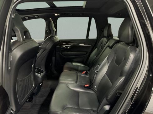 Used 2018 Volvo XC90 T6 Momentum w/ Convenience Package image 9