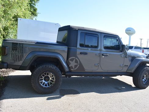 Used 2021 Jeep Gladiator Sport AWD/4WD image 3