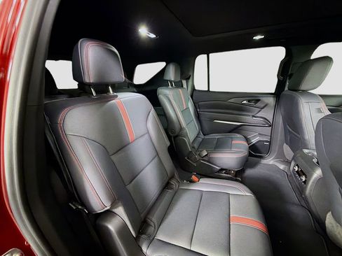 Used 2024 Chevrolet Traverse RS image 31