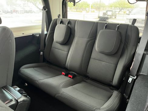 Used 2018 Jeep Wrangler Sport S image 16