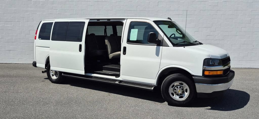 Used 2025 Chevrolet Express 3500 LT w/ LT Preferred Equipment Group RWD image 30