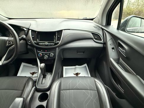 Used 2020 Chevrolet Trax LT w/ Driver Confidence Package image 13