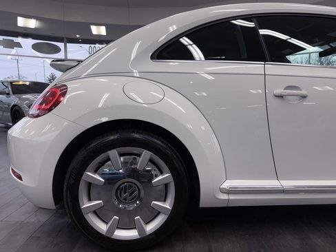 Used 2018 Volkswagen Beetle 2.0T SE image 8