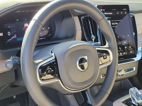 New 2026 Volvo XC90 B6 Core image 8