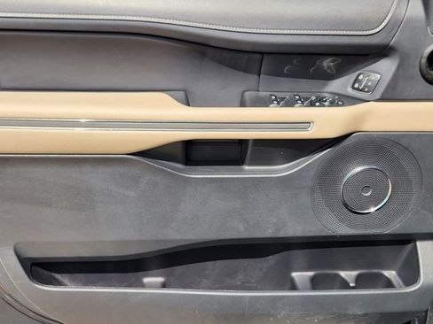 Used 2024 Ford Expedition XLT RWD image 21