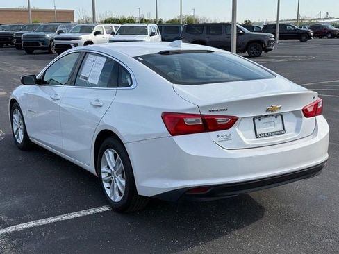 Used 2017 Chevrolet Malibu LT image 5