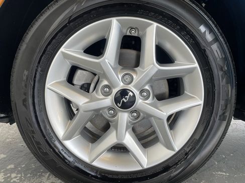 Used 2024 Kia Soul LX image 56