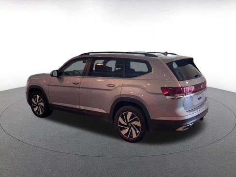 Used 2025 Volkswagen Atlas SE image 10