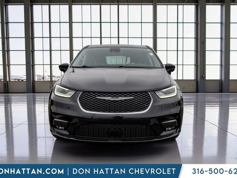 Used 2023 Chrysler Pacifica Touring-L FWD image 26
