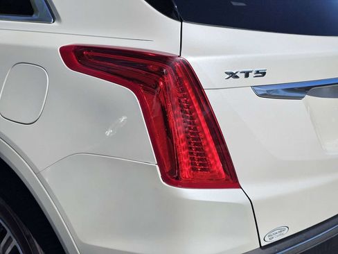 Used 2019 Cadillac XT5 Luxury FWD image 14