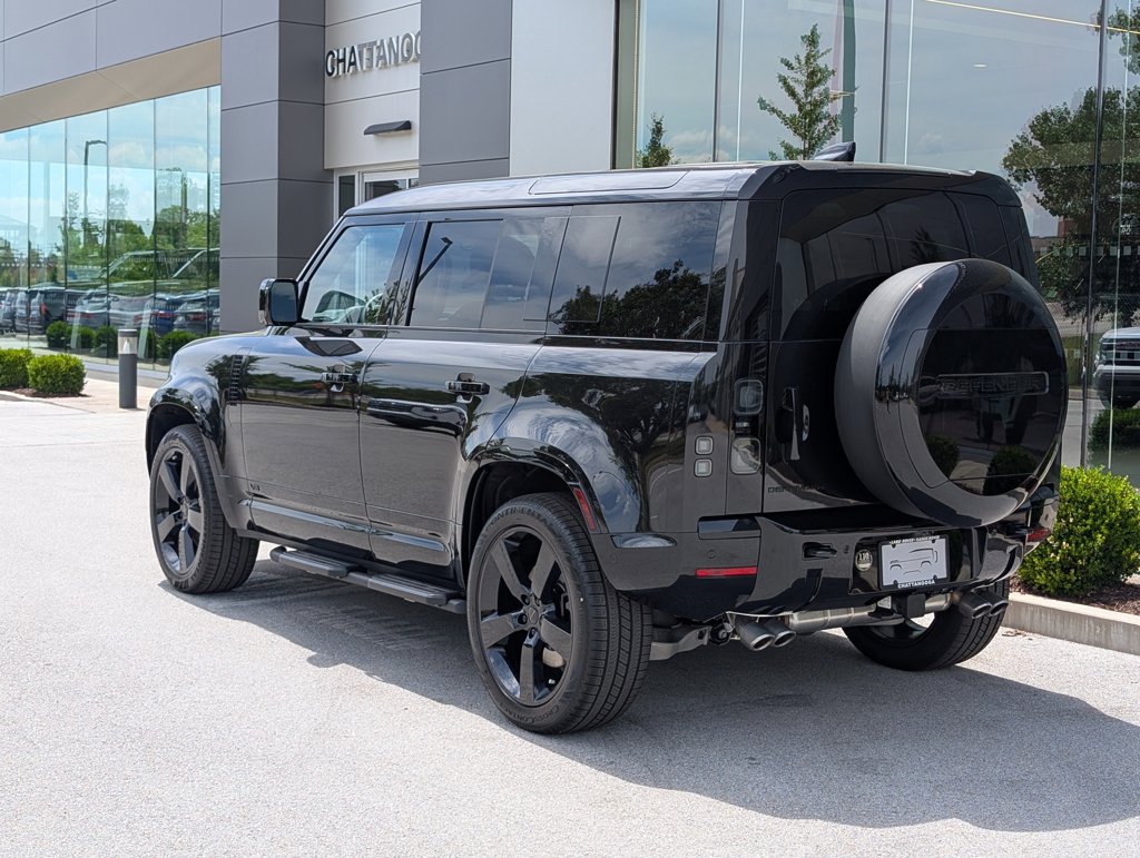 New 2026 Land Rover Defender 110 V8 AWD/4WD image 3