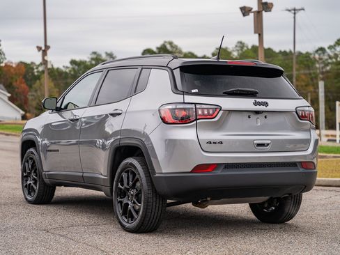 Used 2023 Jeep Compass Altitude image 5