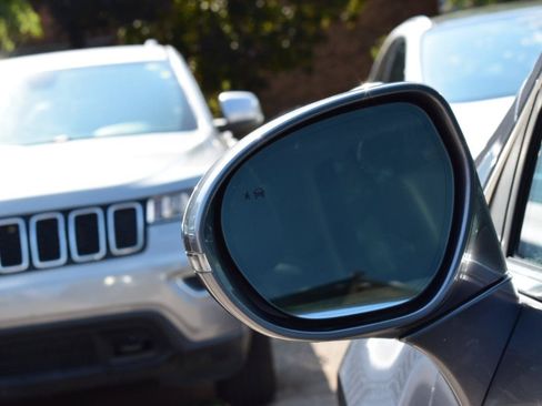 Used 2019 Buick Envision Essence AWD/4WD image 13