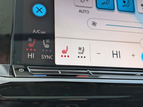 Used 2025 Volkswagen Atlas SE w/ Panoramic Sunroof Package image 33