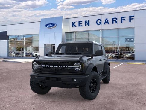 New 2026 Ford Bronco Outer Banks w/ Sasquatch Package AWD/4WD image 2