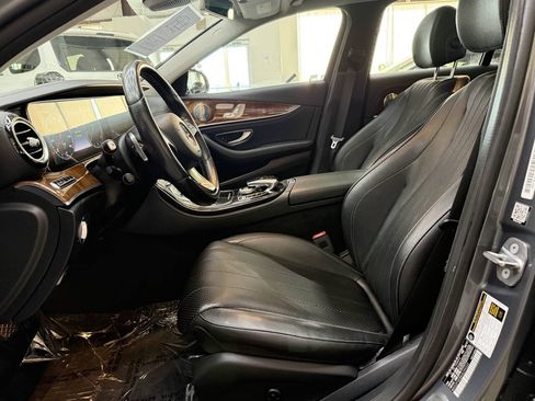 Used 2018 Mercedes-Benz E 300 4MATIC image 11