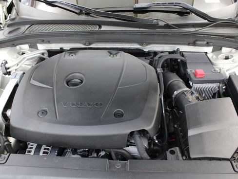 Used 2018 Volvo S90 T5 Momentum w/ Convenience Package image 35