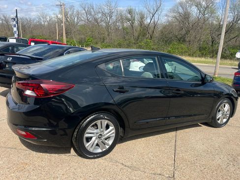 Used 2019 Hyundai Elantra SEL image 5