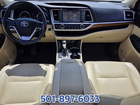 Used 2018 Toyota Highlander Limited Platinum AWD/4WD image 12