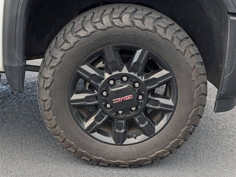 Used 2024 GMC Sierra 2500 AT4 w/ Technology Package AWD/4WD image 41