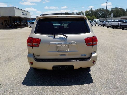 Used 2016 Toyota Sequoia SR5 w/ Premium Package RWD image 4