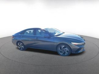 Used 2025 Hyundai Elantra Limited video 2